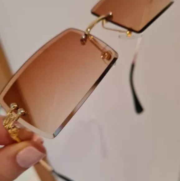 Retro 90's Sunglasses - Picture 8 of 15